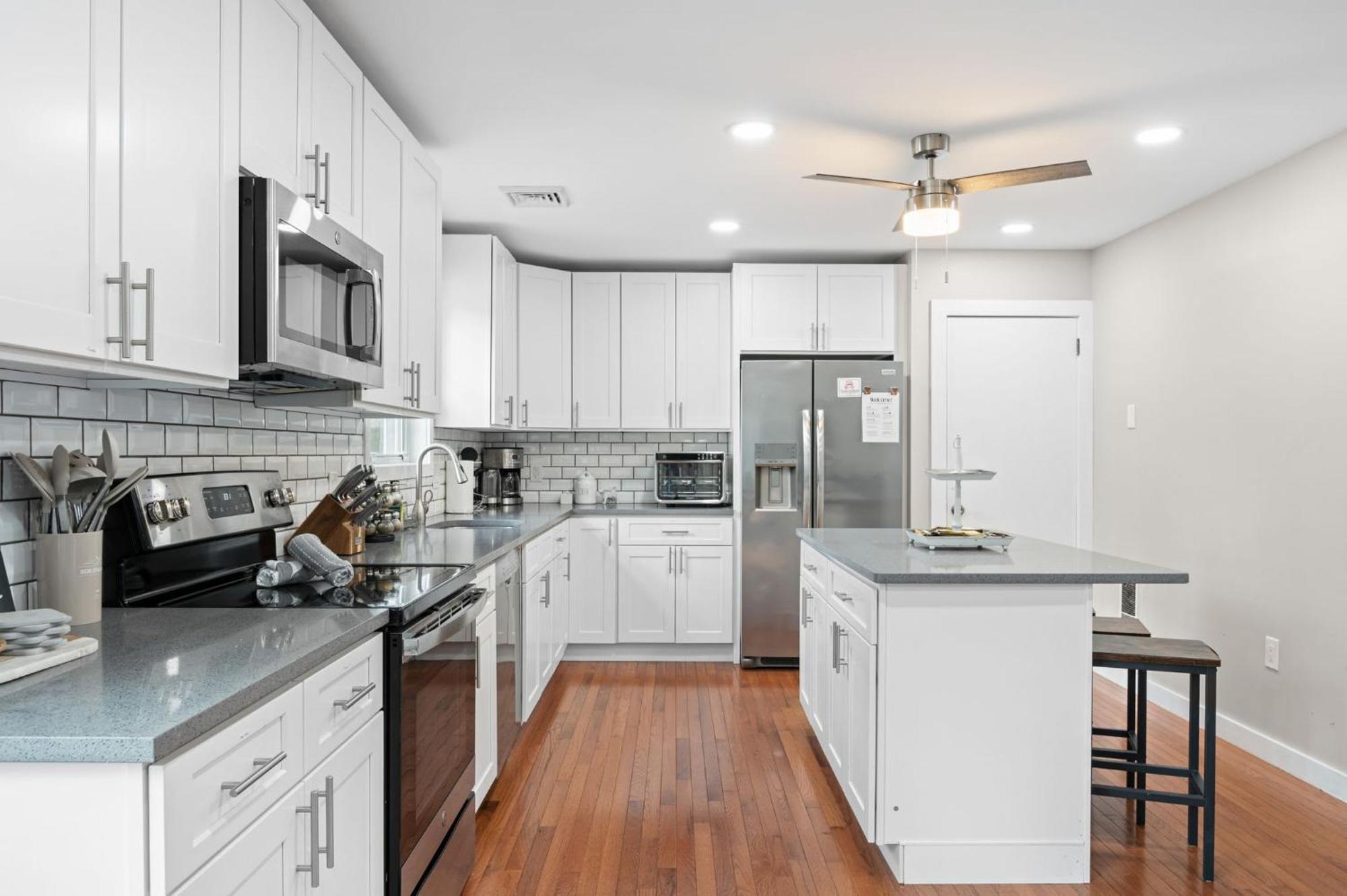 Spacious Entertainment Haven - Hot Tub And Holiday home Albrightsville