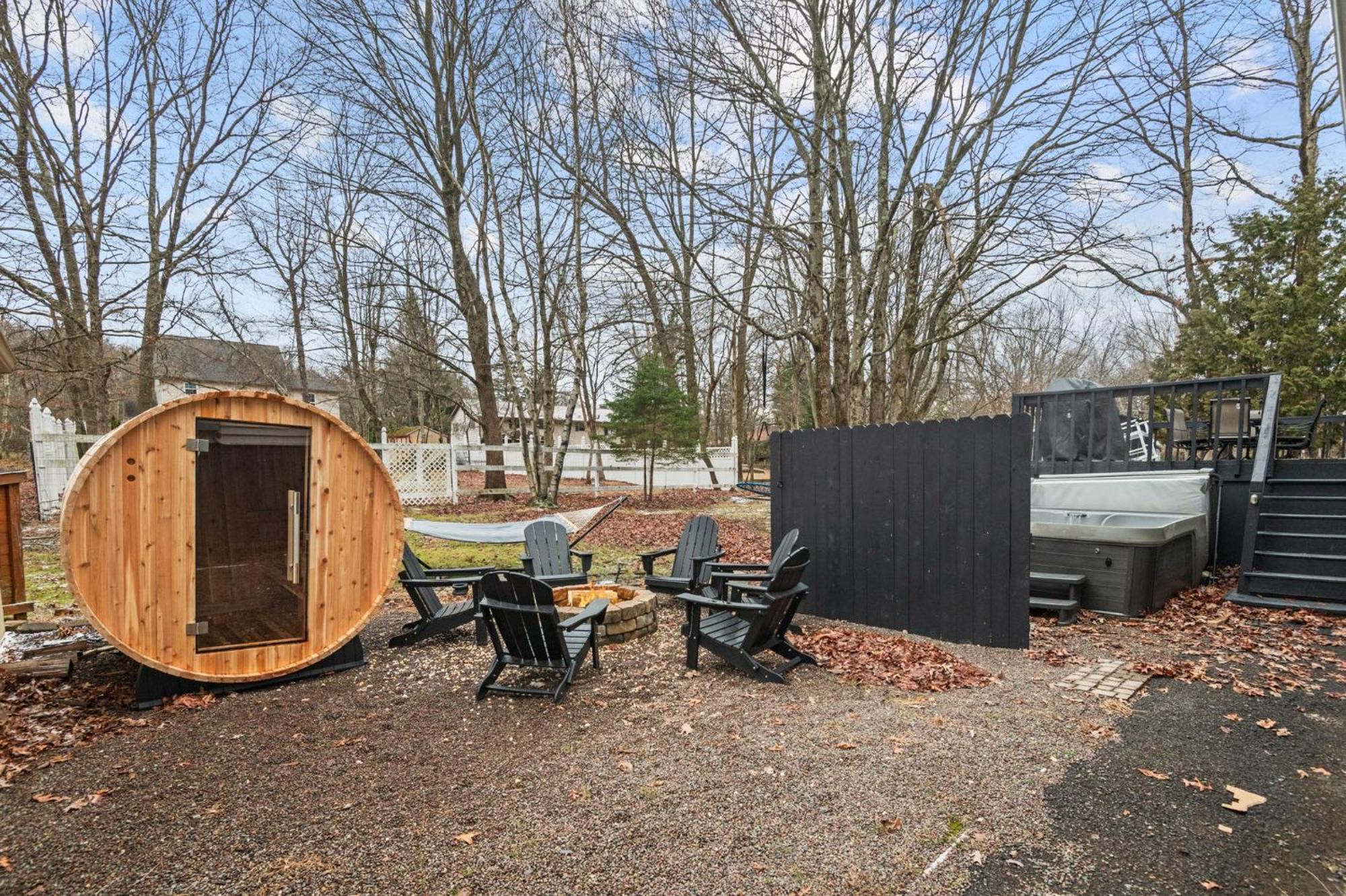 Spacious Entertainment Haven - Hot Tub And Holiday home *